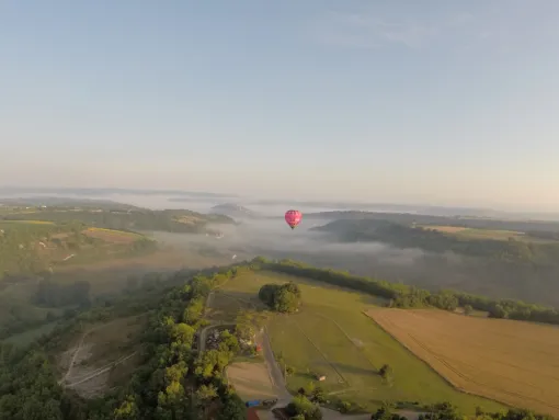 plateau de Cordes sur ciel avec Lukkas Montgolfiere